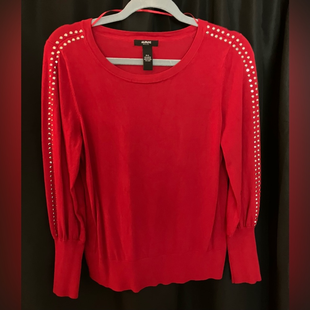 Women’s Alfani Petite Light Sweater Red Size Petite/Large Small Hole in Top Back